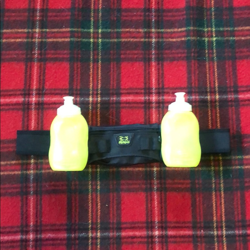 Adjustable Amphipod Running Belt with Waterbottles